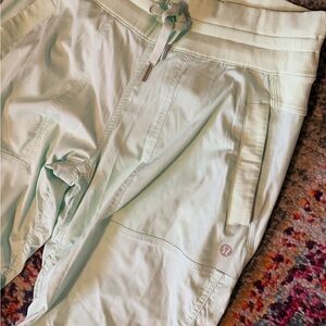 Lulu jogger cinch pant. Mint